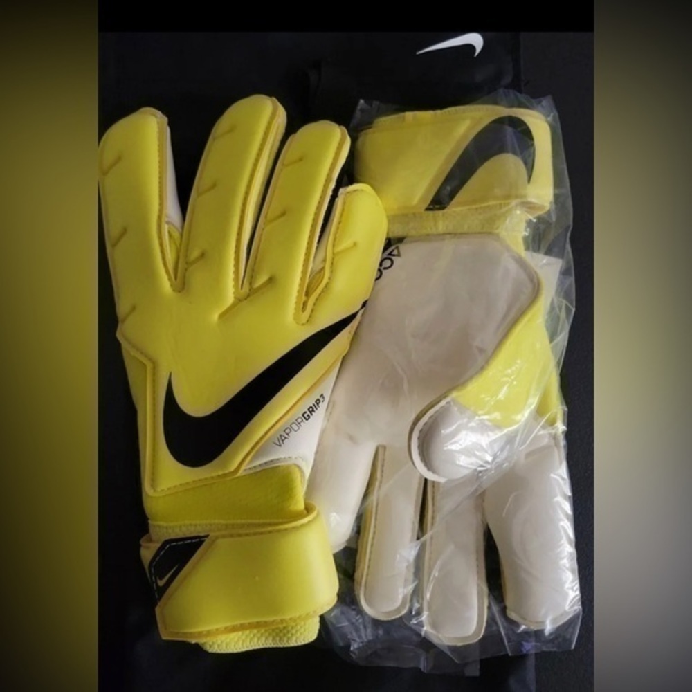 Nike GK Vapor Grip 3 ACC Soccer Goalkeeper Gloves Yellow CN5650-765 Size 6 ACC